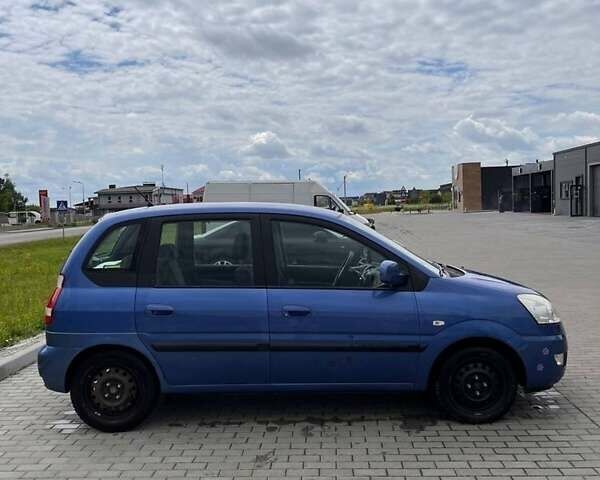 Синий Хендай Матрикс, объемом двигателя 1.6 л и пробегом 232 тыс. км за 3500 $, фото 1 на Automoto.ua