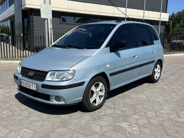 Синий Хендай Матрикс, объемом двигателя 1.8 л и пробегом 243 тыс. км за 4000 $, фото 1 на Automoto.ua