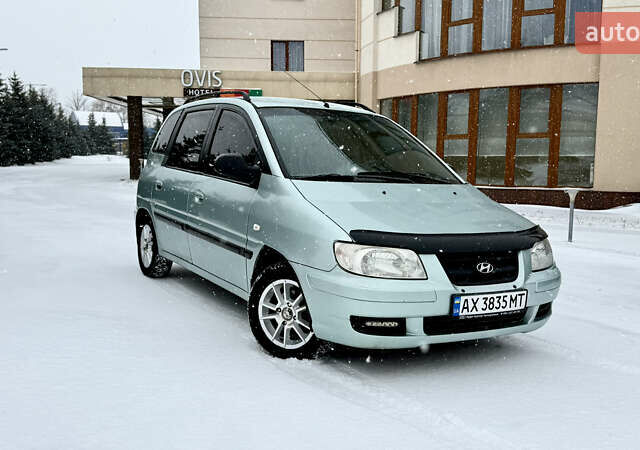 Зеленый Хендай Матрикс, объемом двигателя 1.6 л и пробегом 239 тыс. км за 3200 $, фото 1 на Automoto.ua