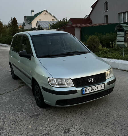 Зеленый Хендай Матрикс, объемом двигателя 1.6 л и пробегом 303 тыс. км за 3250 $, фото 1 на Automoto.ua