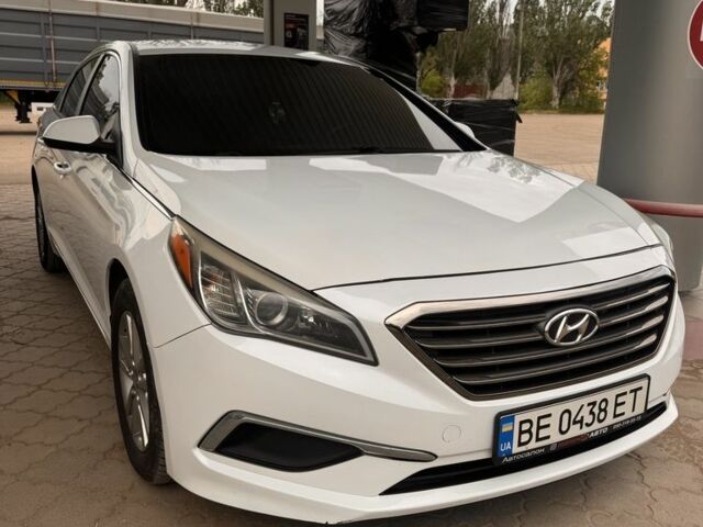 Белый Хендай НФ, объемом двигателя 2.4 л и пробегом 260 тыс. км за 9500 $, фото 1 на Automoto.ua
