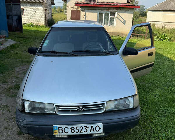 Серый Хендай Пони, объемом двигателя 1.5 л и пробегом 473 тыс. км за 900 $, фото 1 на Automoto.ua