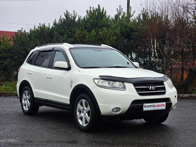 Белый Хендай Санта Фе, объемом двигателя 2.19 л и пробегом 269 тыс. км за 8999 $, фото 1 на Automoto.ua