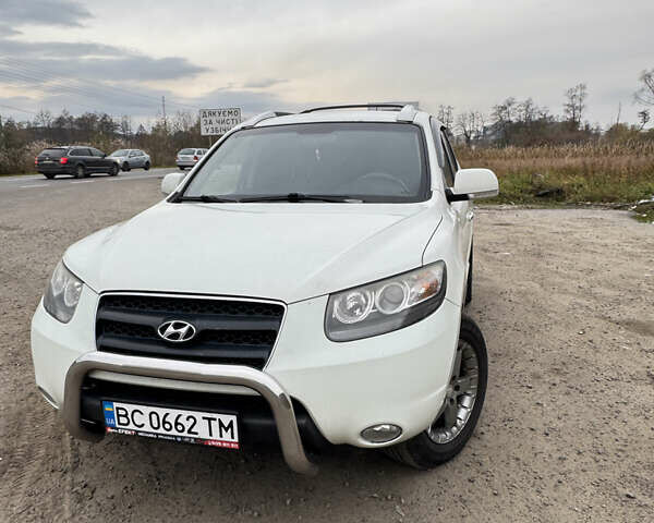 Белый Хендай Санта Фе, объемом двигателя 2.2 л и пробегом 265 тыс. км за 9500 $, фото 1 на Automoto.ua