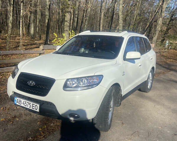 Білий Хендай Санта Фе, об'ємом двигуна 2.66 л та пробігом 250 тис. км за 9200 $, фото 1 на Automoto.ua