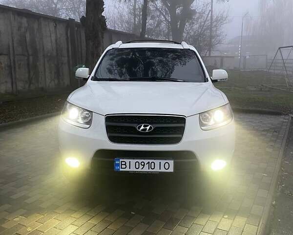 Белый Хендай Санта Фе, объемом двигателя 2.19 л и пробегом 290 тыс. км за 10700 $, фото 1 на Automoto.ua