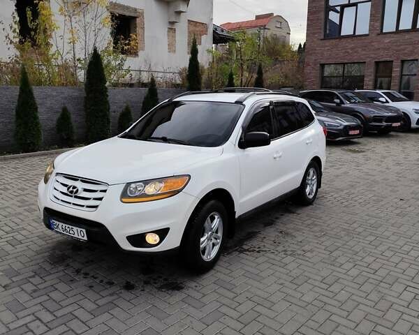 Білий Хендай Санта Фе, об'ємом двигуна 2.4 л та пробігом 320 тис. км за 8300 $, фото 1 на Automoto.ua
