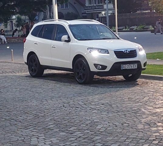 Білий Хендай Санта Фе, об'ємом двигуна 2.2 л та пробігом 201 тис. км за 13300 $, фото 1 на Automoto.ua