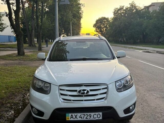 Белый Хендай Санта Фе, объемом двигателя 0 л и пробегом 250 тыс. км за 10100 $, фото 1 на Automoto.ua