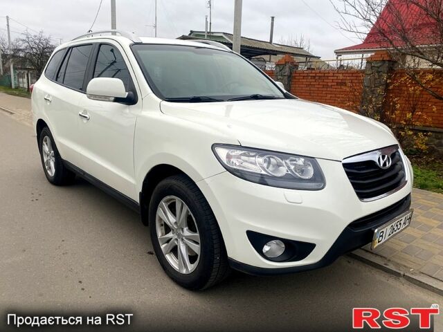 Белый Хендай Санта Фе, объемом двигателя 2.2 л и пробегом 273 тыс. км за 12800 $, фото 1 на Automoto.ua