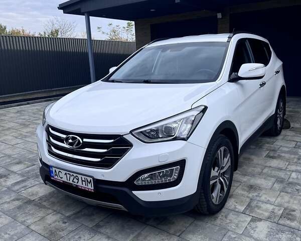 Белый Хендай Санта Фе, объемом двигателя 2.2 л и пробегом 277 тыс. км за 15500 $, фото 1 на Automoto.ua