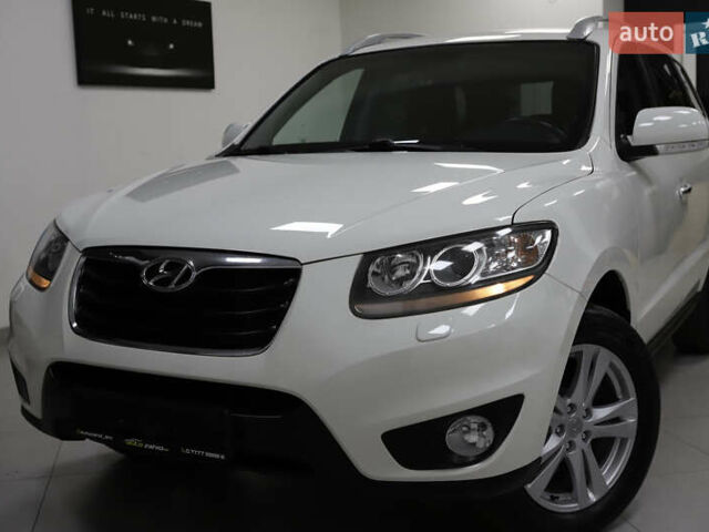Белый Хендай Санта Фе, объемом двигателя 2.2 л и пробегом 245 тыс. км за 14900 $, фото 1 на Automoto.ua