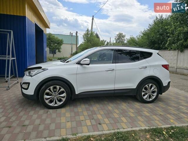 Белый Хендай Санта Фе, объемом двигателя 2.2 л и пробегом 168 тыс. км за 19500 $, фото 1 на Automoto.ua