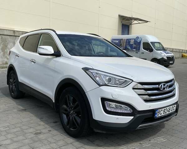 Белый Хендай Санта Фе, объемом двигателя 2.2 л и пробегом 214 тыс. км за 23000 $, фото 1 на Automoto.ua