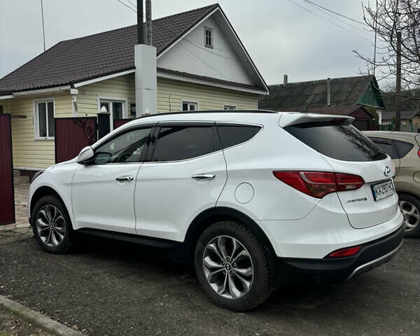 Белый Хендай Санта Фе, объемом двигателя 2.36 л и пробегом 193 тыс. км за 16800 $, фото 1 на Automoto.ua