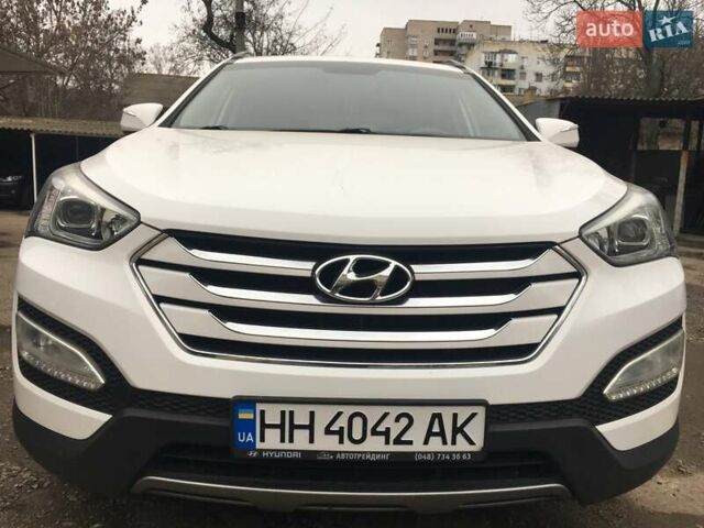 Белый Хендай Санта Фе, объемом двигателя 2.2 л и пробегом 160 тыс. км за 19900 $, фото 1 на Automoto.ua