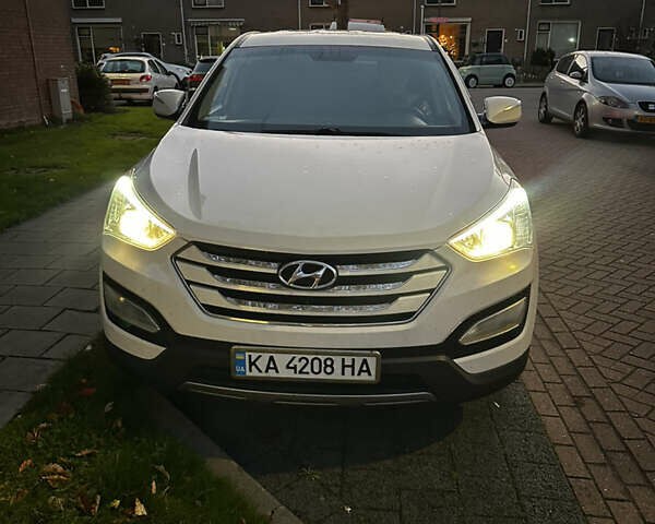 Белый Хендай Санта Фе, объемом двигателя 2.36 л и пробегом 149 тыс. км за 15000 $, фото 1 на Automoto.ua