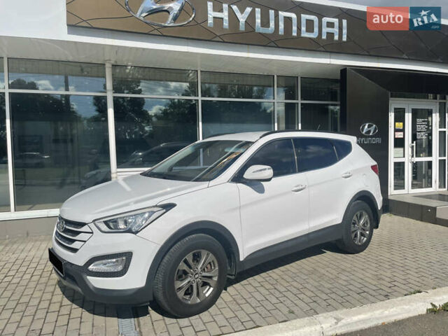Белый Хендай Санта Фе, объемом двигателя 2.2 л и пробегом 140 тыс. км за 18300 $, фото 1 на Automoto.ua