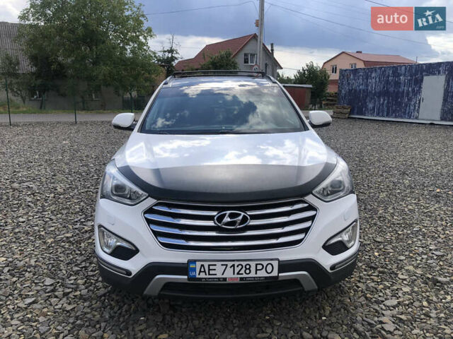 Белый Хендай Санта Фе, объемом двигателя 2.2 л и пробегом 209 тыс. км за 18500 $, фото 1 на Automoto.ua