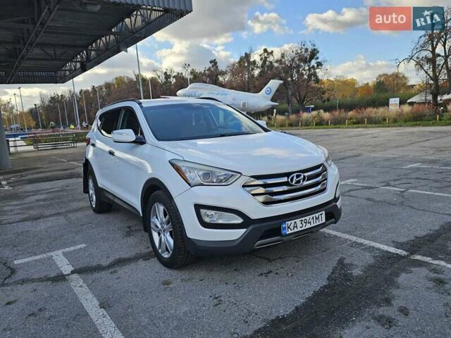 Белый Хендай Санта Фе, объемом двигателя 2 л и пробегом 270 тыс. км за 7000 $, фото 1 на Automoto.ua