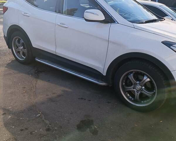 Білий Хендай Санта Фе, об'ємом двигуна 2.2 л та пробігом 240 тис. км за 16000 $, фото 1 на Automoto.ua