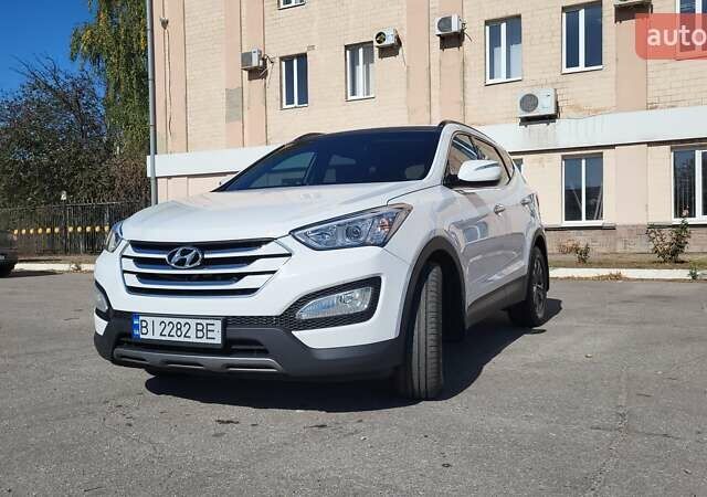 Белый Хендай Санта Фе, объемом двигателя 2.2 л и пробегом 235 тыс. км за 16200 $, фото 1 на Automoto.ua