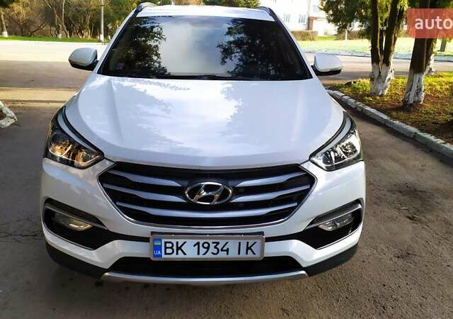 Белый Хендай Санта Фе, объемом двигателя 2 л и пробегом 215 тыс. км за 19000 $, фото 1 на Automoto.ua