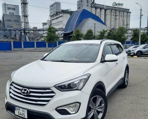 Белый Хендай Санта Фе, объемом двигателя 3.34 л и пробегом 160 тыс. км за 15399 $, фото 1 на Automoto.ua