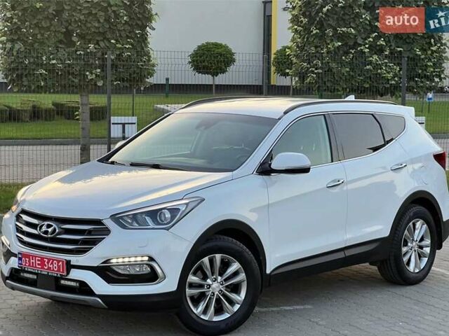 Белый Хендай Санта Фе, объемом двигателя 2.2 л и пробегом 270 тыс. км за 19700 $, фото 1 на Automoto.ua