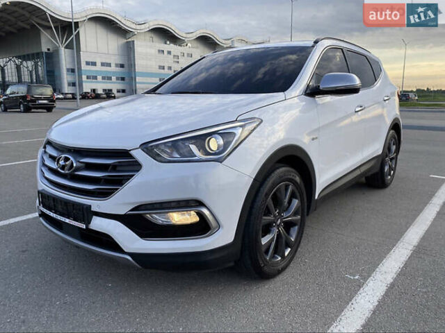 Белый Хендай Санта Фе, объемом двигателя 2 л и пробегом 211 тыс. км за 23850 $, фото 1 на Automoto.ua