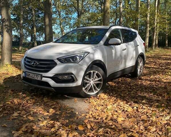 Белый Хендай Санта Фе, объемом двигателя 2.2 л и пробегом 189 тыс. км за 16946 $, фото 1 на Automoto.ua