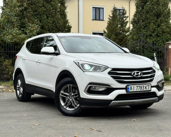 Белый Хендай Санта Фе, объемом двигателя 2.2 л и пробегом 146 тыс. км за 18500 $, фото 1 на Automoto.ua
