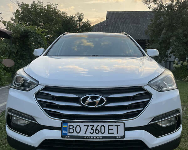 Белый Хендай Санта Фе, объемом двигателя 2.36 л и пробегом 111 тыс. км за 15000 $, фото 1 на Automoto.ua