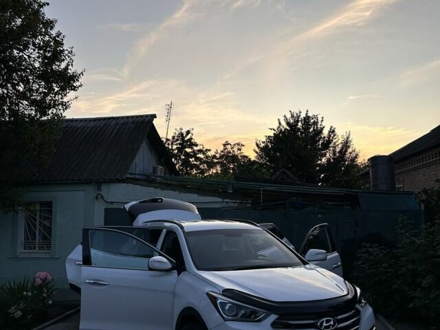 Белый Хендай Санта Фе, объемом двигателя 2.4 л и пробегом 920 тыс. км за 15500 $, фото 1 на Automoto.ua