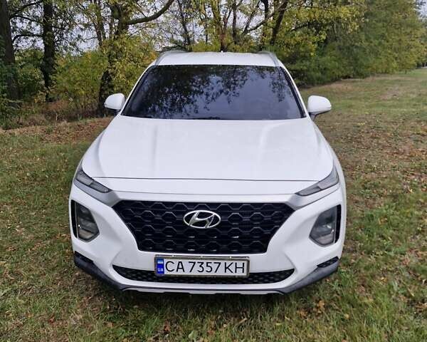 Хендай Санта Фе 2018 в Смеле на Automoto.ua Белый Хендай Санта Фе, объемом двигателя 2 л и пробегом 55 тыс. км за 27000 $, фото 1 на Automoto.ua