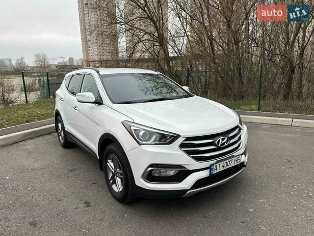 Белый Хендай Санта Фе, объемом двигателя 2.4 л и пробегом 126 тыс. км за 16300 $, фото 1 на Automoto.ua
