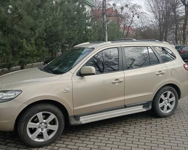 Бежевый Хендай Санта Фе, объемом двигателя 2.2 л и пробегом 377 тыс. км за 8100 $, фото 1 на Automoto.ua