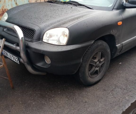 Чорний Хендай Санта Фе, об'ємом двигуна 0 л та пробігом 280 тис. км за 3077 $, фото 1 на Automoto.ua