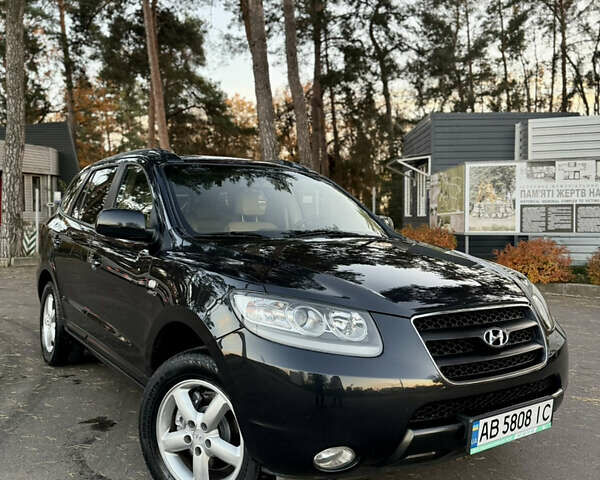 Черный Хендай Санта Фе, объемом двигателя 2.19 л и пробегом 235 тыс. км за 9999 $, фото 1 на Automoto.ua