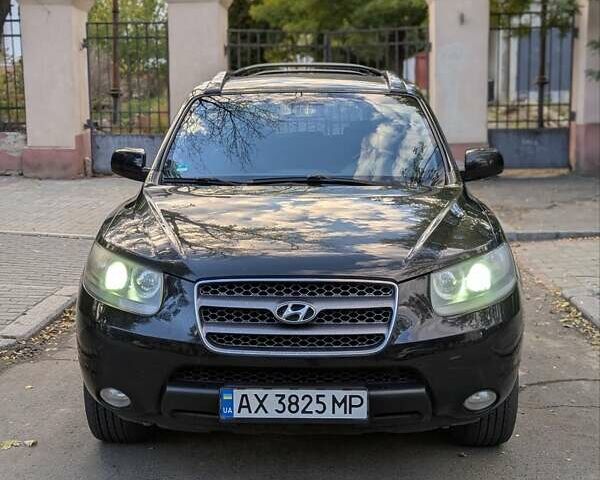 Черный Хендай Санта Фе, объемом двигателя 2.2 л и пробегом 280 тыс. км за 8300 $, фото 1 на Automoto.ua