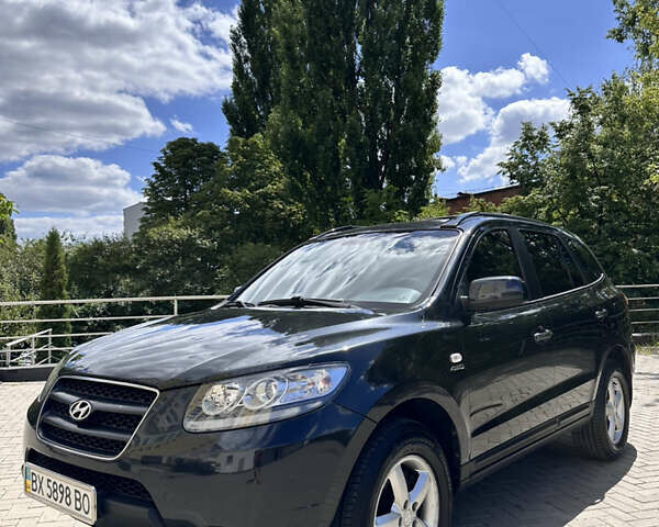 Черный Хендай Санта Фе, объемом двигателя 2.66 л и пробегом 241 тыс. км за 9700 $, фото 1 на Automoto.ua