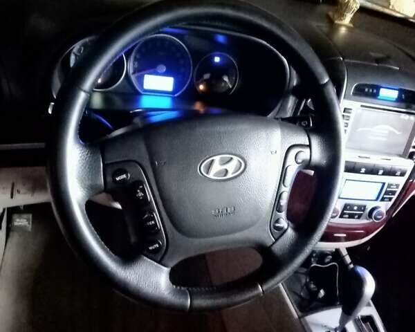 Черный Хендай Санта Фе, объемом двигателя 2.7 л и пробегом 152 тыс. км за 10500 $, фото 1 на Automoto.ua