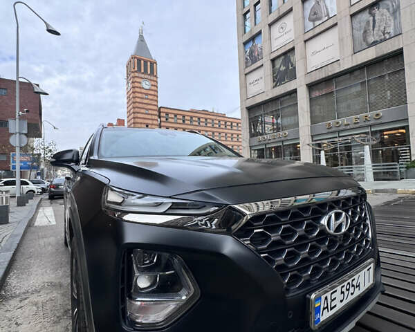 Черный Хендай Санта Фе, объемом двигателя 2.2 л и пробегом 92 тыс. км за 27000 $, фото 1 на Automoto.ua