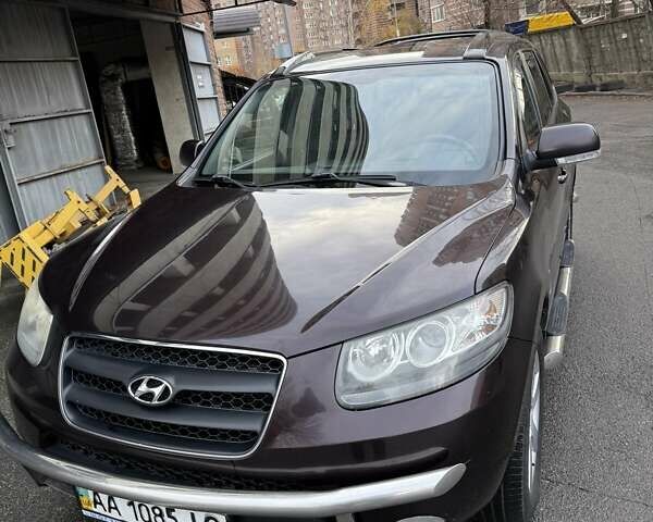 Коричневый Хендай Санта Фе, объемом двигателя 2.2 л и пробегом 330 тыс. км за 10500 $, фото 1 на Automoto.ua