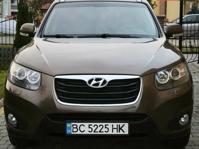 Коричневый Хендай Санта Фе, объемом двигателя 2.2 л и пробегом 228 тыс. км за 11600 $, фото 1 на Automoto.ua