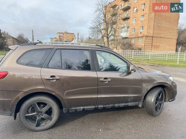 Коричневый Хендай Санта Фе, объемом двигателя 2.2 л и пробегом 160 тыс. км за 12700 $, фото 1 на Automoto.ua