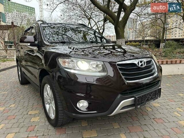 Коричневый Хендай Санта Фе, объемом двигателя 2.2 л и пробегом 180 тыс. км за 14300 $, фото 1 на Automoto.ua