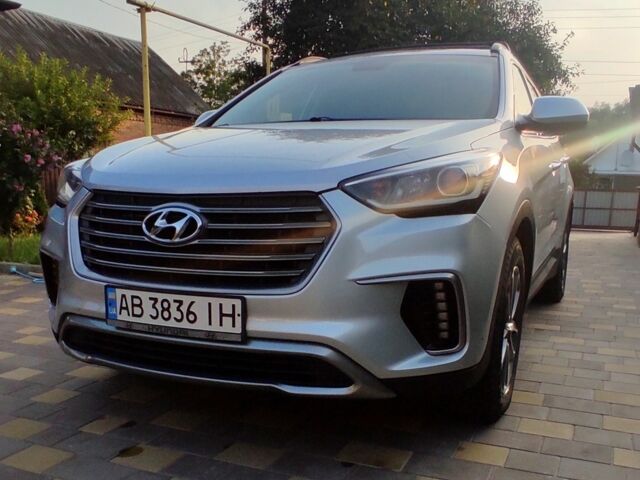 Серый Хендай Санта Фе, объемом двигателя 3.3 л и пробегом 185 тыс. км за 17100 $, фото 1 на Automoto.ua