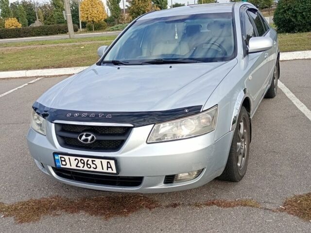 Сірий Хендай Санта Фе, об'ємом двигуна 2.4 л та пробігом 230 тис. км за 4600 $, фото 1 на Automoto.ua