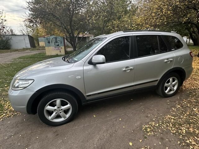 Хендай Санта Фе 2006 в Кривом Роге на Automoto.ua Серый Хендай Санта Фе, объемом двигателя 2.2 л и пробегом 340 тыс. км за 8300 $, фото 1 на Automoto.ua